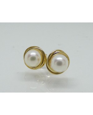 9ct Yellow Gold & Cultured Freshwater Pearl Stud...